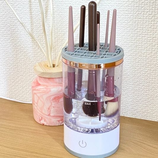 Automatic electric makeup brush cleaner