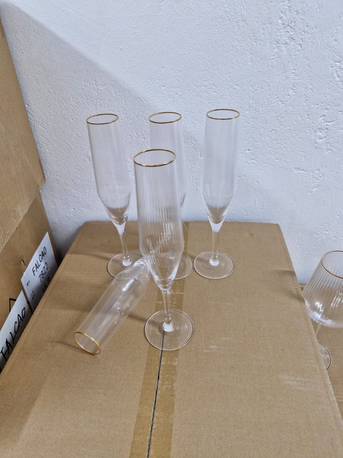 Nordic Retro stripped Elegant Champagne Flutes/ wine glaswith Gold Rim