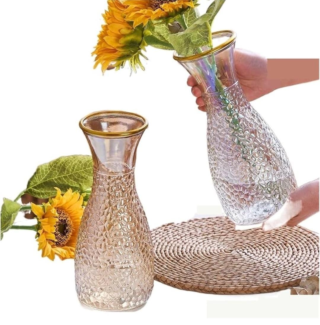 Glass flower vase