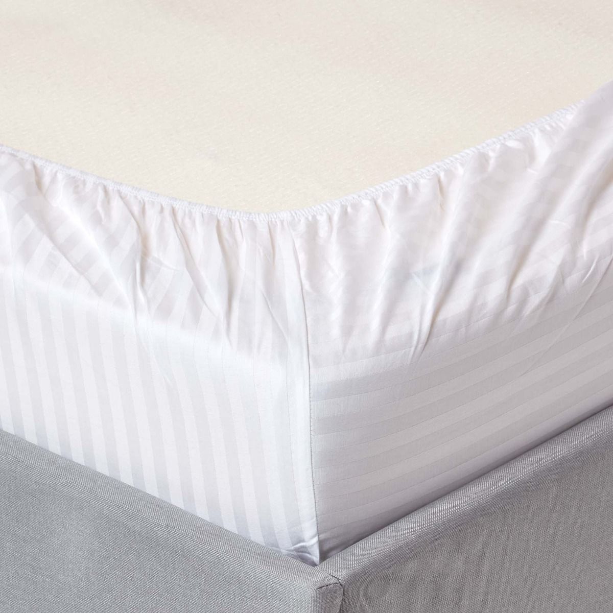 Striped fitted bedsheet sets