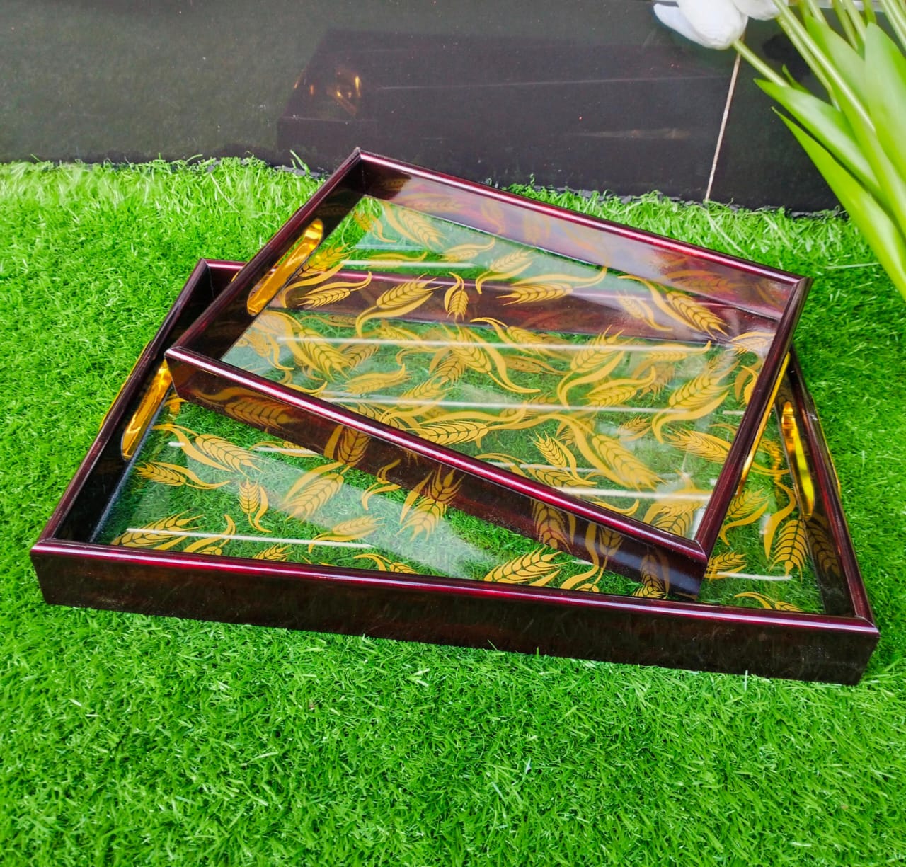 A set of 2pcs diff sizes Classy Trays