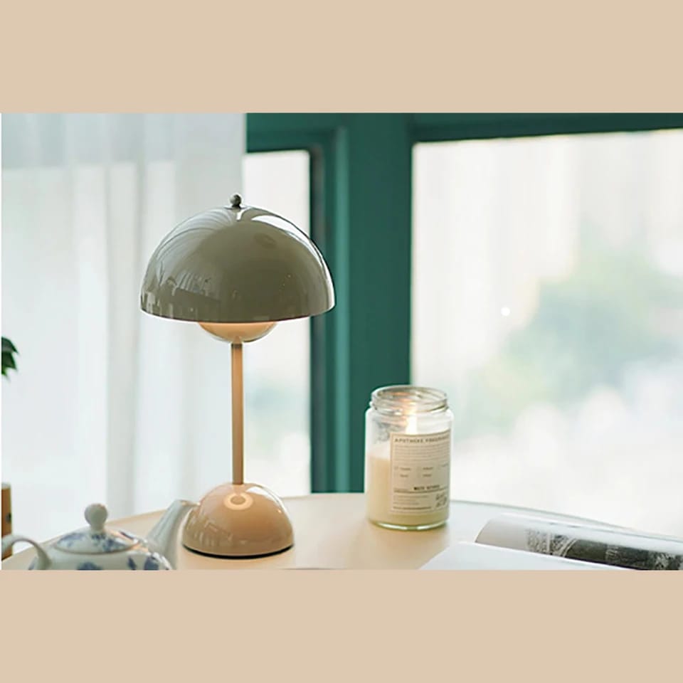 Rechargable table lamp