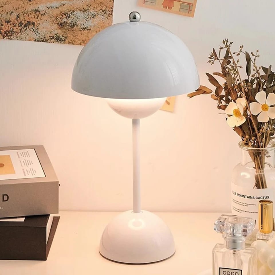 Rechargable table lamp