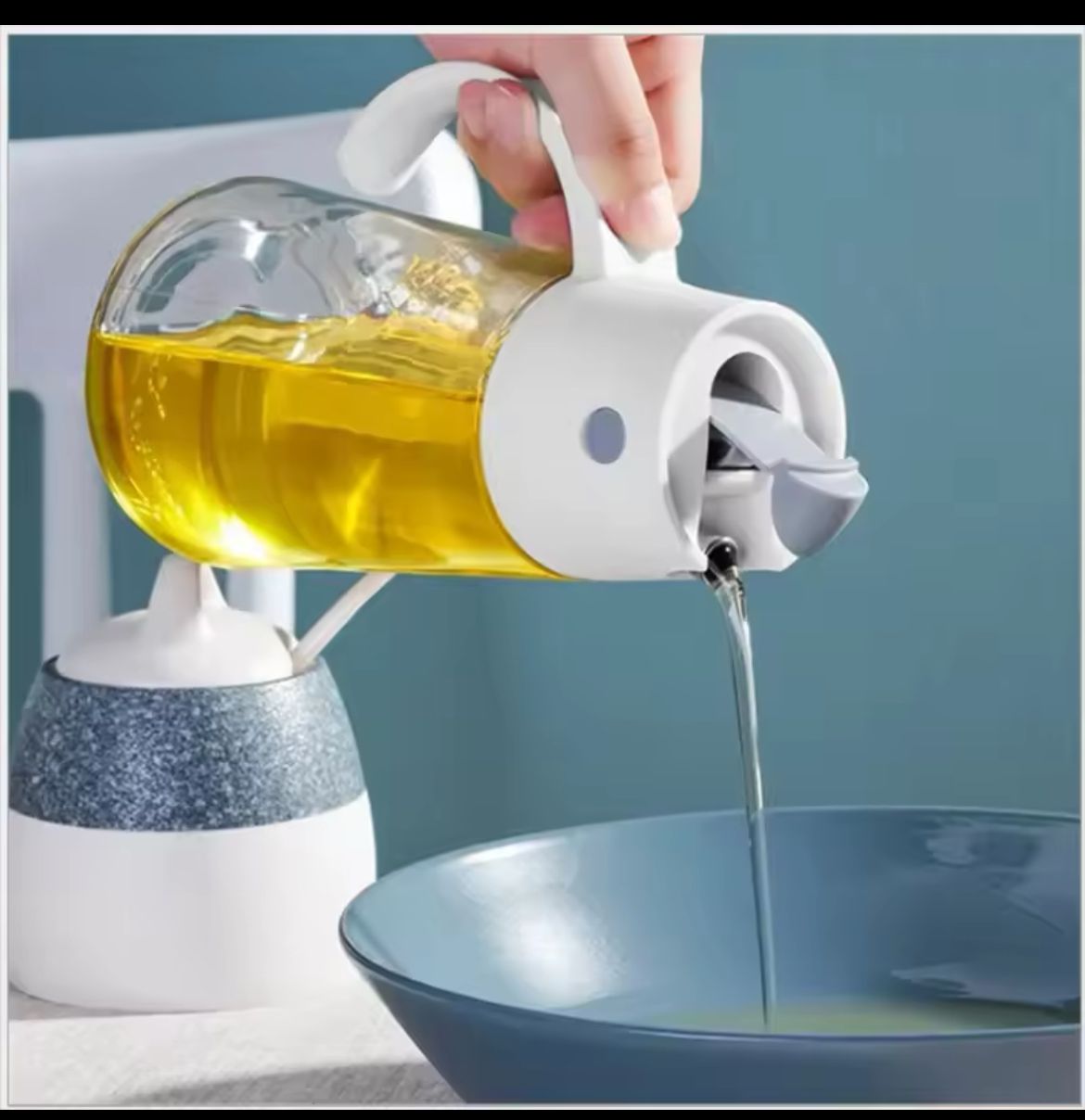 Automatic Opening Glass oil jar