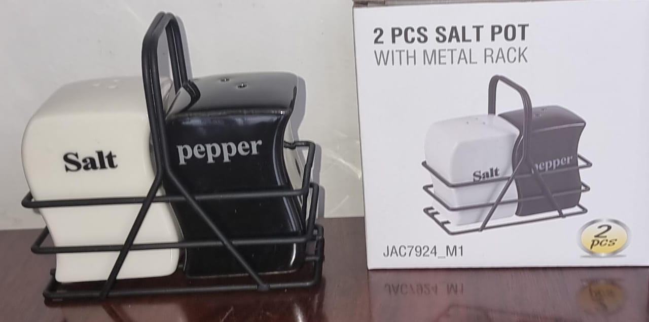 M1 salt and pepper shaker pot in black metal rack