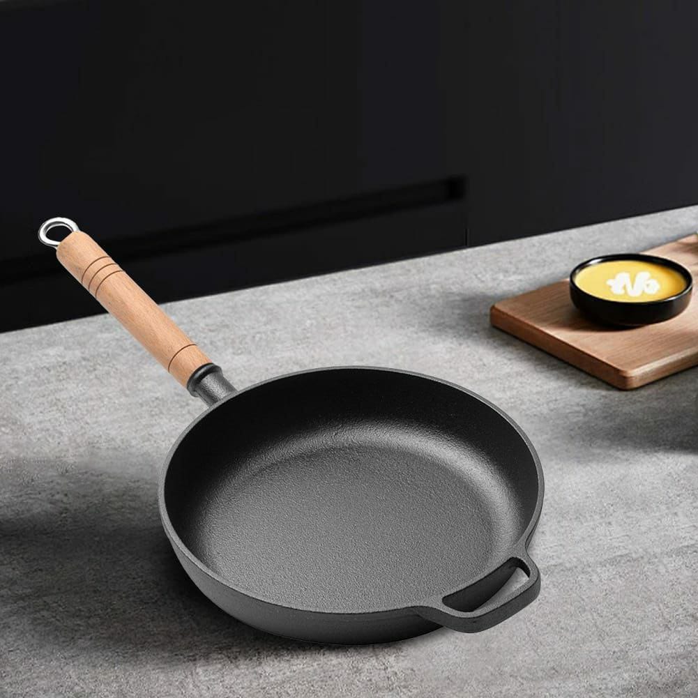 Cast iron pan deep with long handle