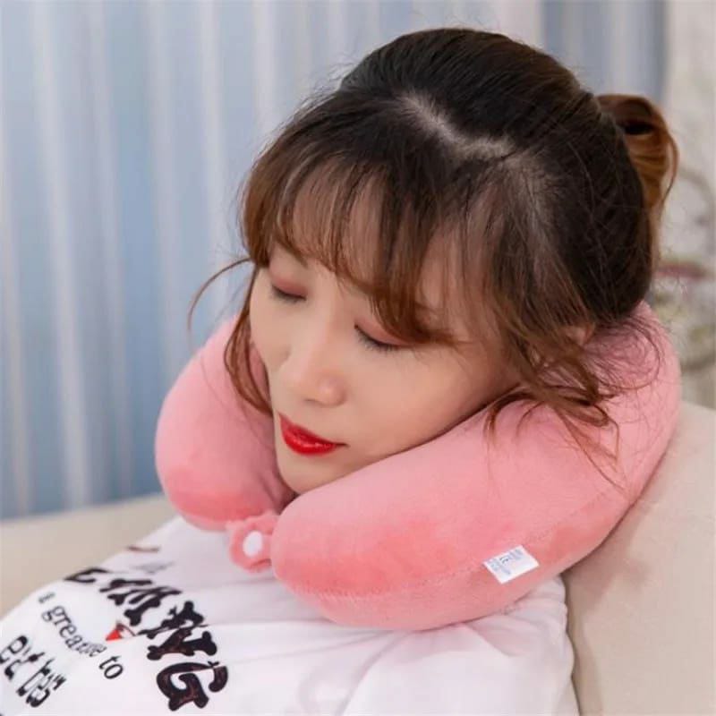 U-shaped neck pillow