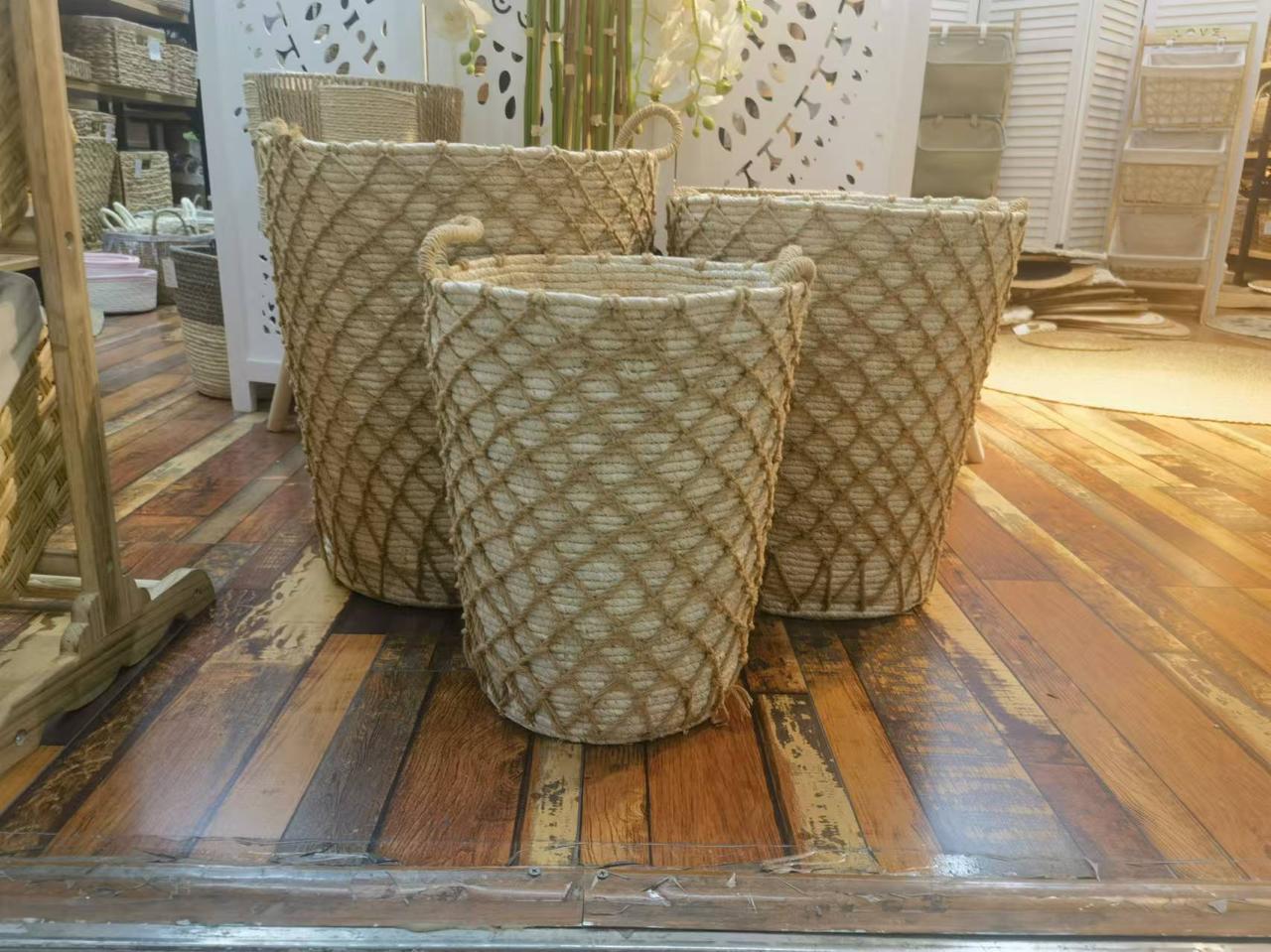 High Quality Set of 3 Stackable handmade baskets 🧺