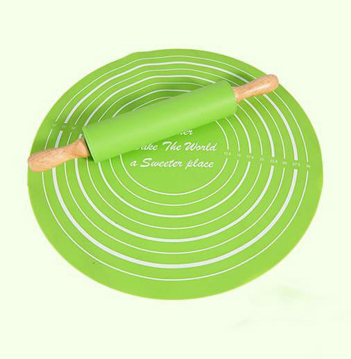 Silicone kneading mat with rolling pin set