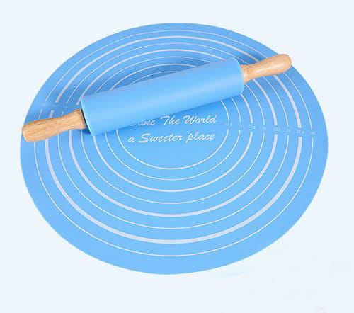 Silicone kneading mat with rolling pin set